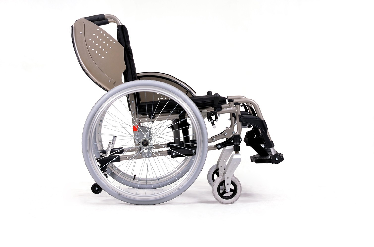 Кресло-коляска инвалидное механическое Vermeiren V200 GO