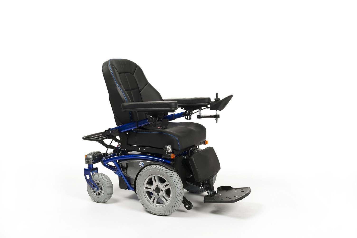 Кресло-коляска инвалидное с электроприводом Vermeiren Timix Lift