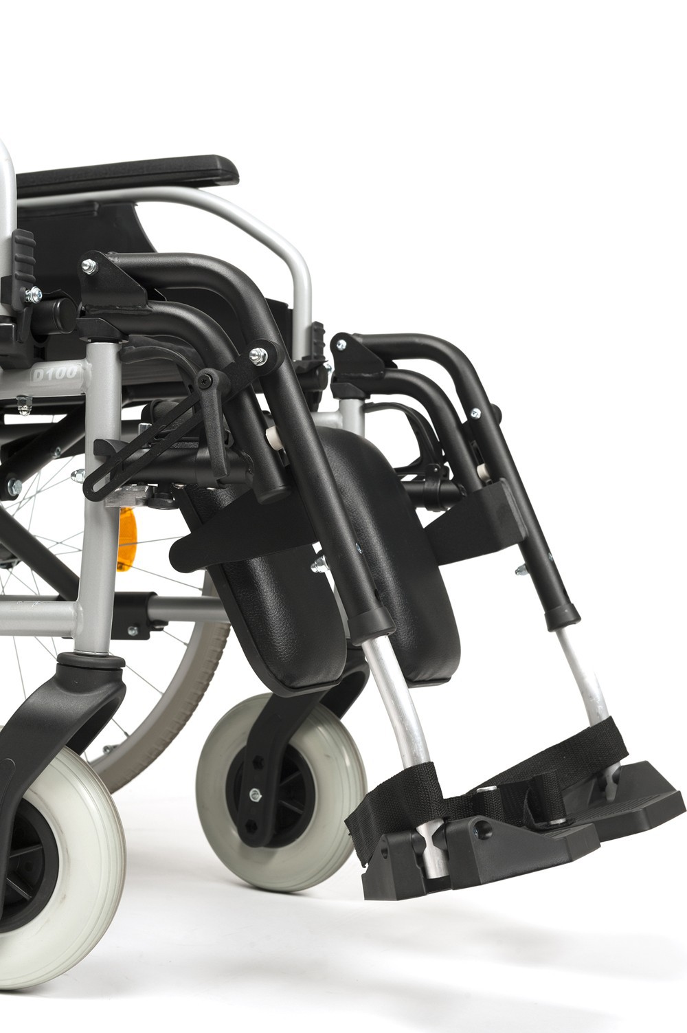 Кресло-коляска инвалидное механическое Vermeiren V100