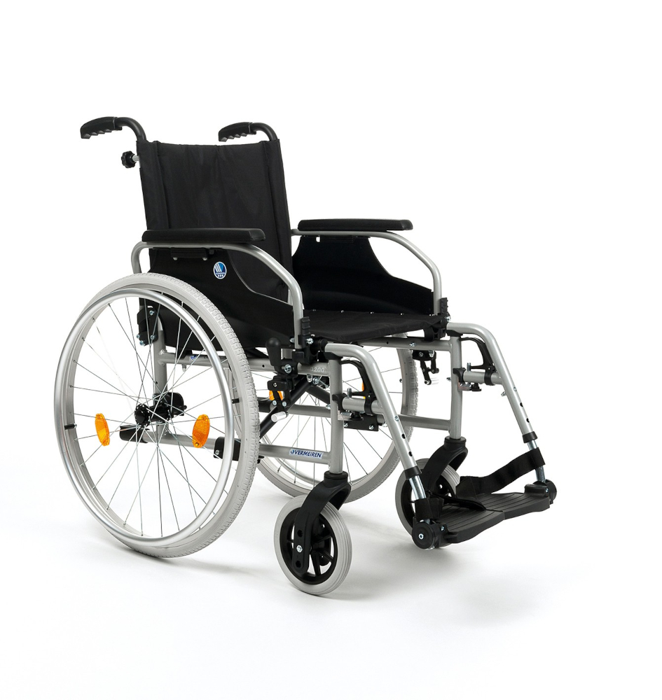 Кресло-коляска инвалидное механическое Vermeiren D200